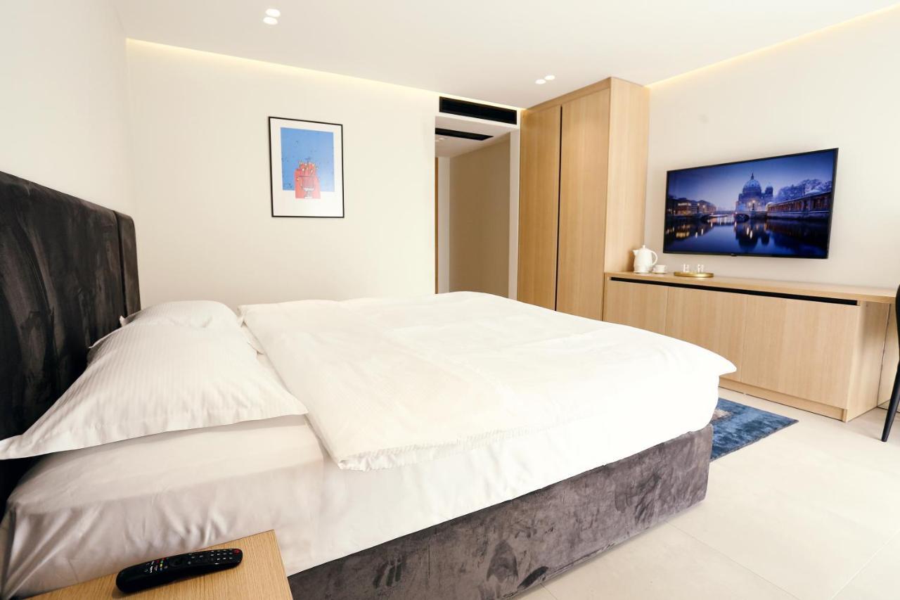 Hotel 12 Gjakova Ngoại thất bức ảnh